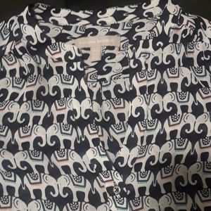 Sleeveless blouse with pattern